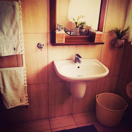 Birdland Apartment *